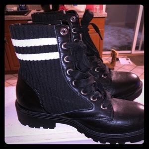 Steve Madden Women’s Hills combat boot